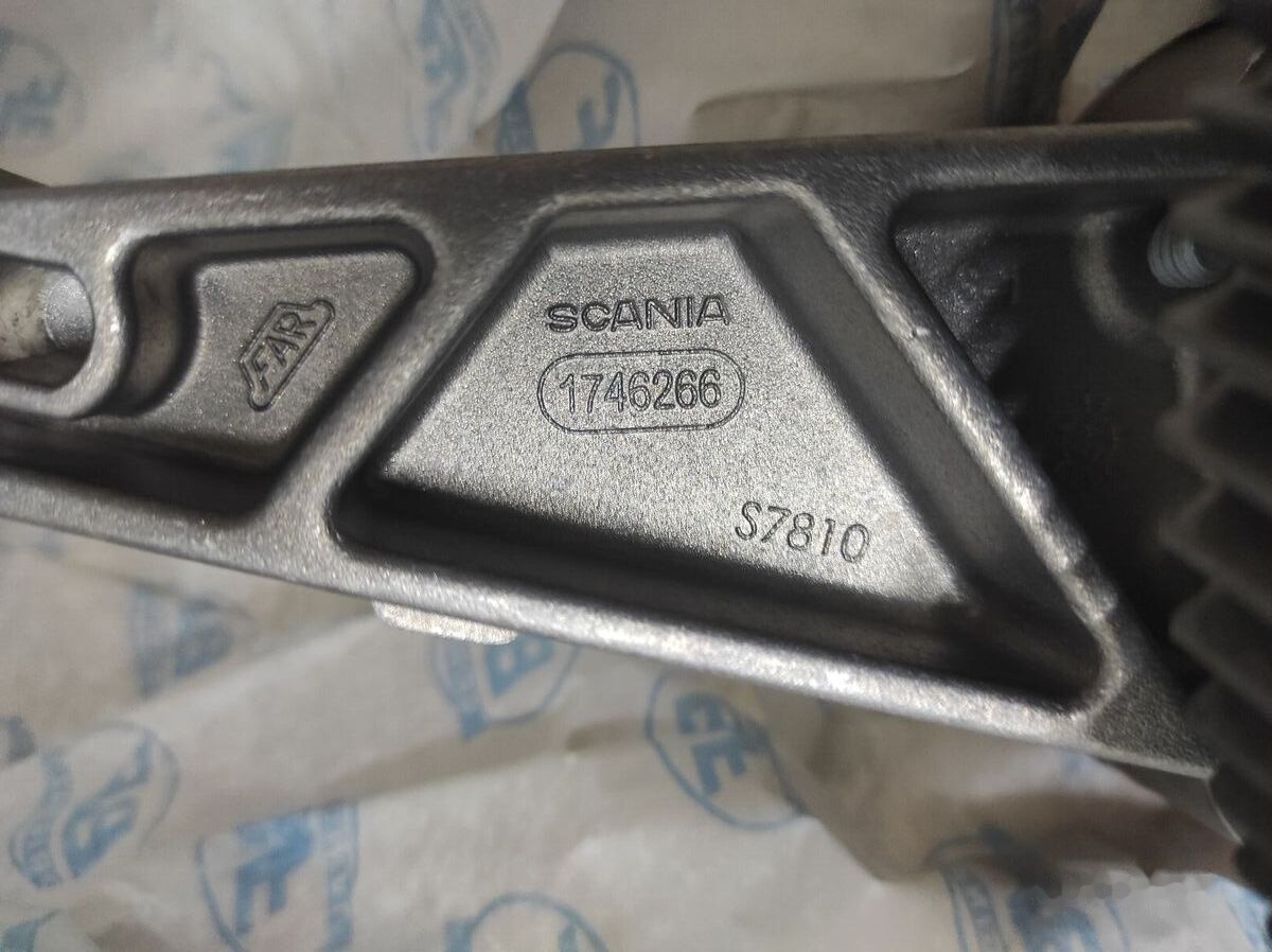 Scania 1746266 Scania truck - Ölpumpe für LKW: das Bild 2 Scania 1746266 Scania truck - Ölpumpe für LKW: das Bild 2