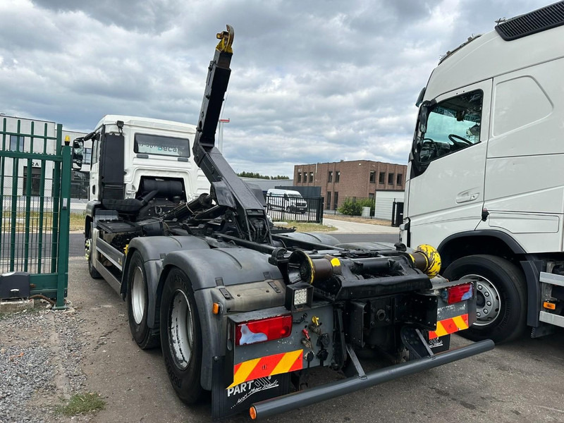 MAN TGS 28.360 6x2 HOOKLIFT 21T HIAB MULTILIFT XR21-S51 - LIFT AXLE - BE TRUCK - Abrollkipper: das Bild 4 MAN TGS 28.360 6x2 HOOKLIFT 21T HIAB MULTILIFT XR21-S51 - LIFT AXLE - BE TRUCK - Abrollkipper: das Bild 4