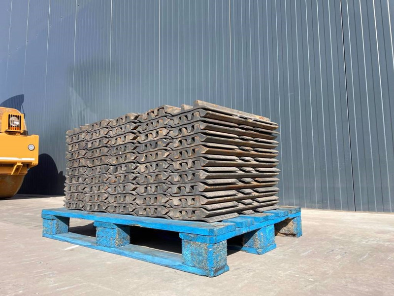 Hyundai R210 / R215 / R220 / R235 / R250 / R260 - Rahmen/ Chassis für Baumaschine: das Bild 2 Hyundai R210 / R215 / R220 / R235 / R250 / R260 - Rahmen/ Chassis für Baumaschine: das Bild 2