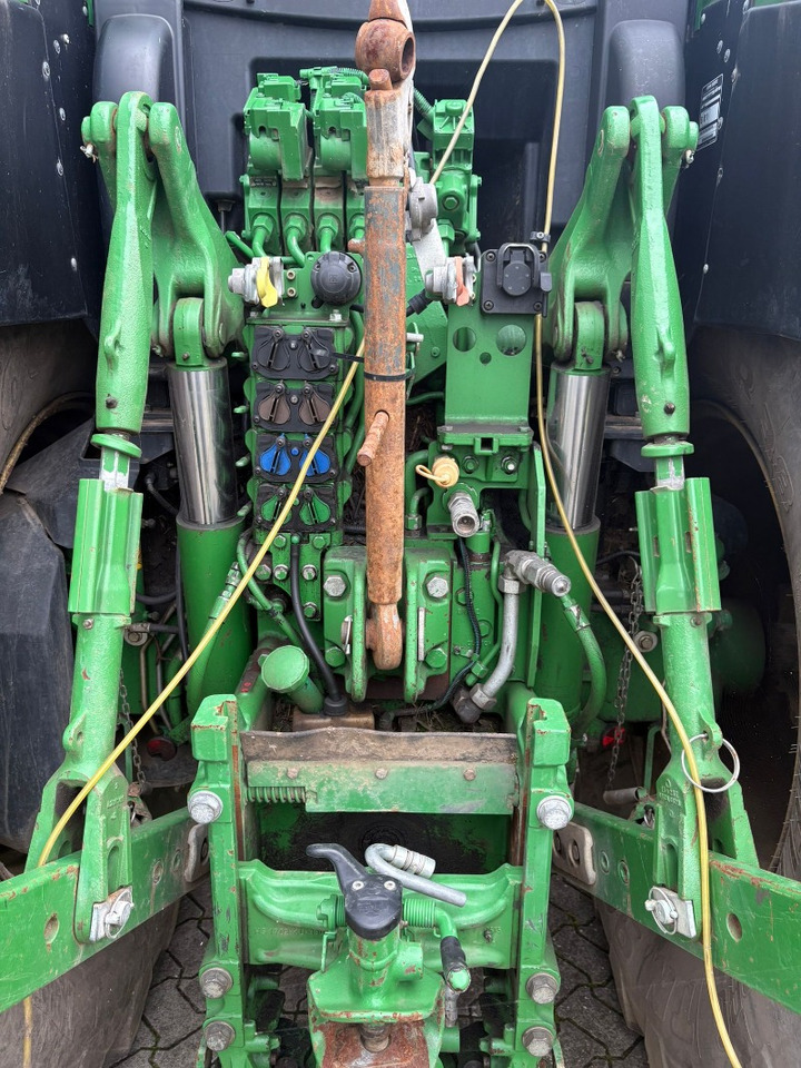 John Deere 6195R - Traktor: das Bild 2 John Deere 6195R - Traktor: das Bild 2