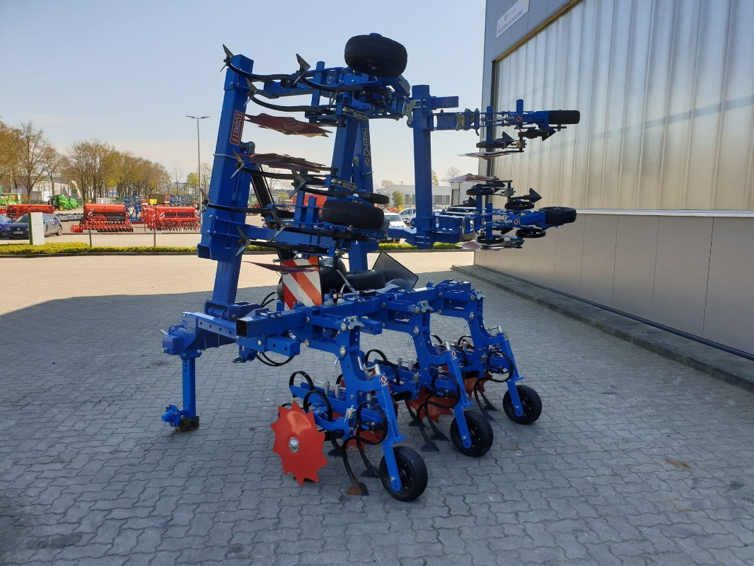 Carré ECONET F 6R75 HACKE - Technik für Bodenbearbeitung: das Bild 2 Carré ECONET F 6R75 HACKE - Technik für Bodenbearbeitung: das Bild 2