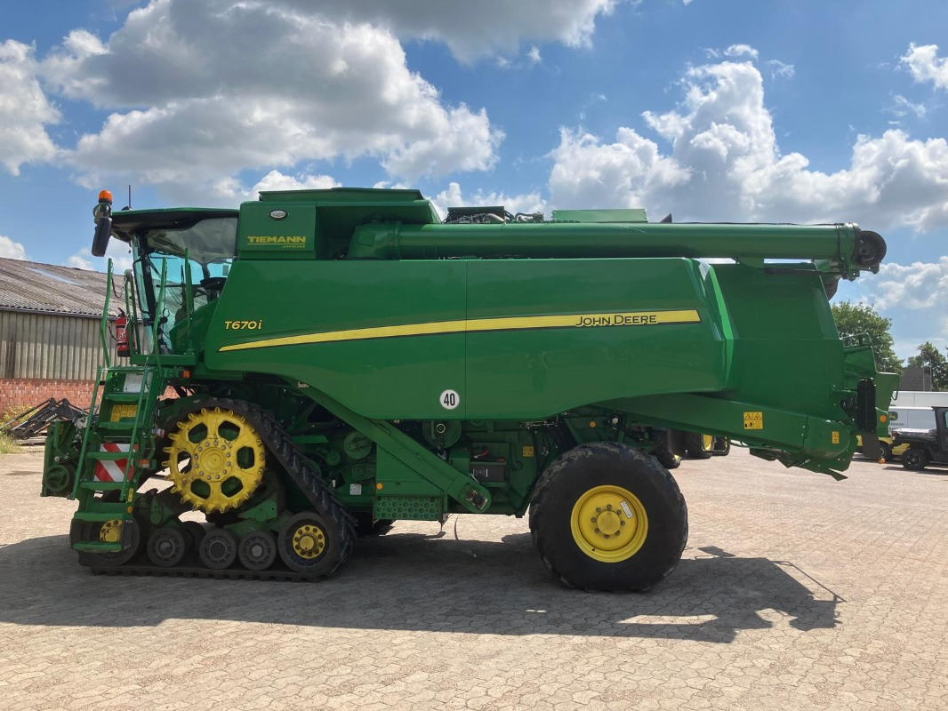 John Deere T670 - Mähdrescher: das Bild 2 John Deere T670 - Mähdrescher: das Bild 2