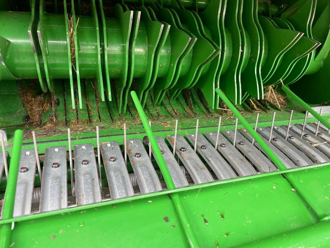 John Deere V451M - Ballenwickelgerät: das Bild 3 John Deere V451M - Ballenwickelgerät: das Bild 3