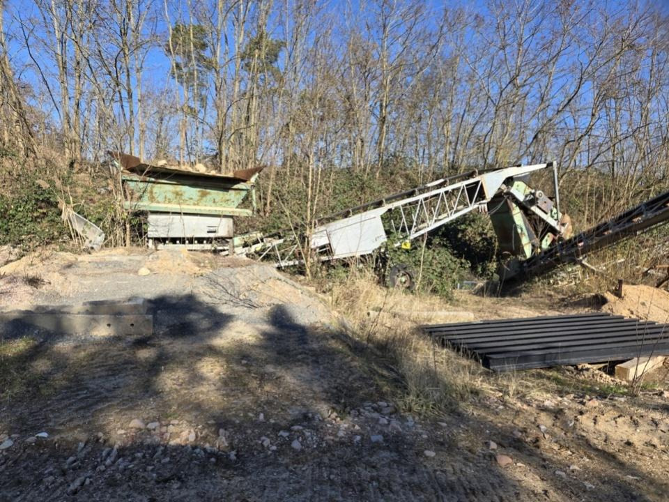 Beyer Doppeldecker Mobile Siebanlage mit Elektromotor - Siebmaschine: das Bild 1 Beyer Doppeldecker Mobile Siebanlage mit Elektromotor - Siebmaschine: das Bild 1