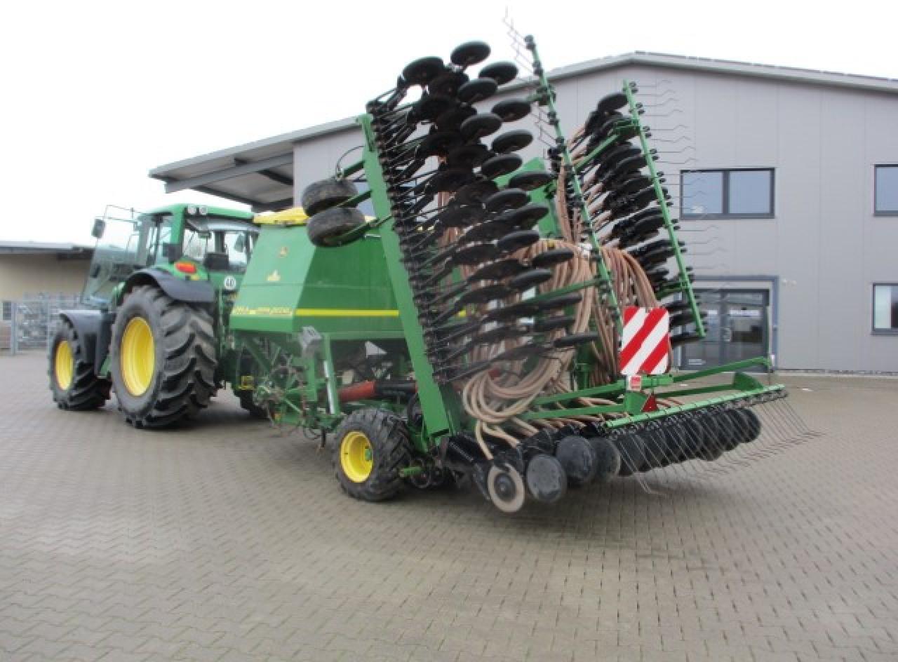 John Deere 740 A Isobus - Sämaschine: das Bild 2 John Deere 740 A Isobus - Sämaschine: das Bild 2
