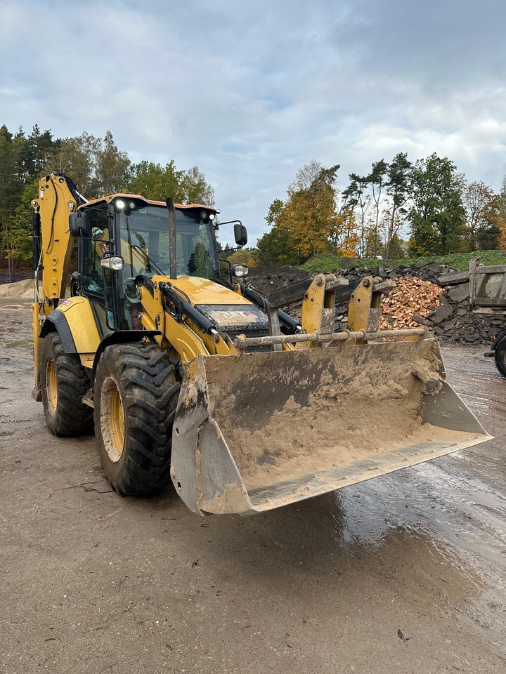 CAT 444 - Baggerlader: das Bild 3 CAT 444 - Baggerlader: das Bild 3