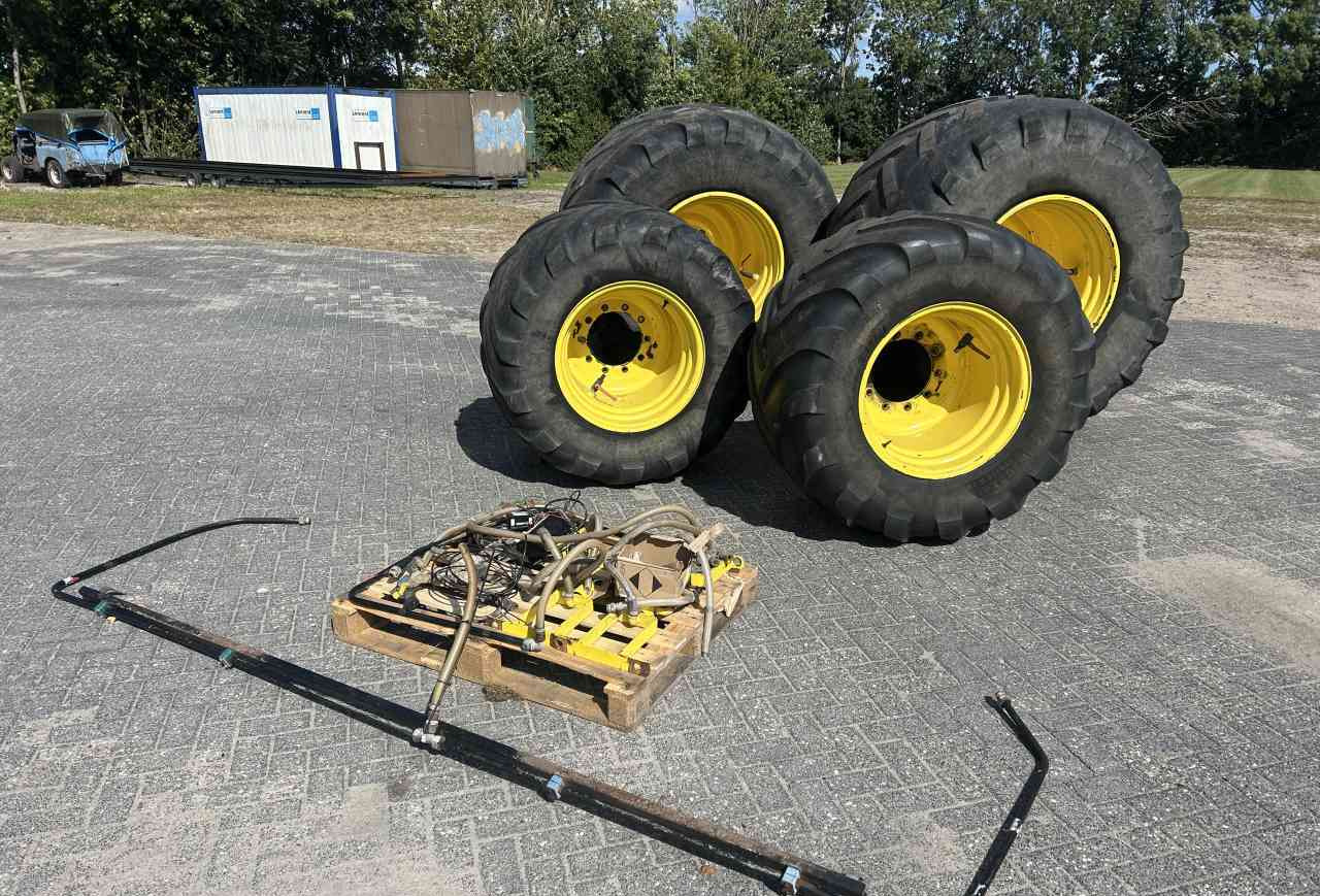 Michelin 1050/50x32 en 750/50x26 luchtdrukwissel set - Felgen und Reifen für Landmaschine: das Bild 1 Michelin 1050/50x32 en 750/50x26 luchtdrukwissel set - Felgen und Reifen für Landmaschine: das Bild 1