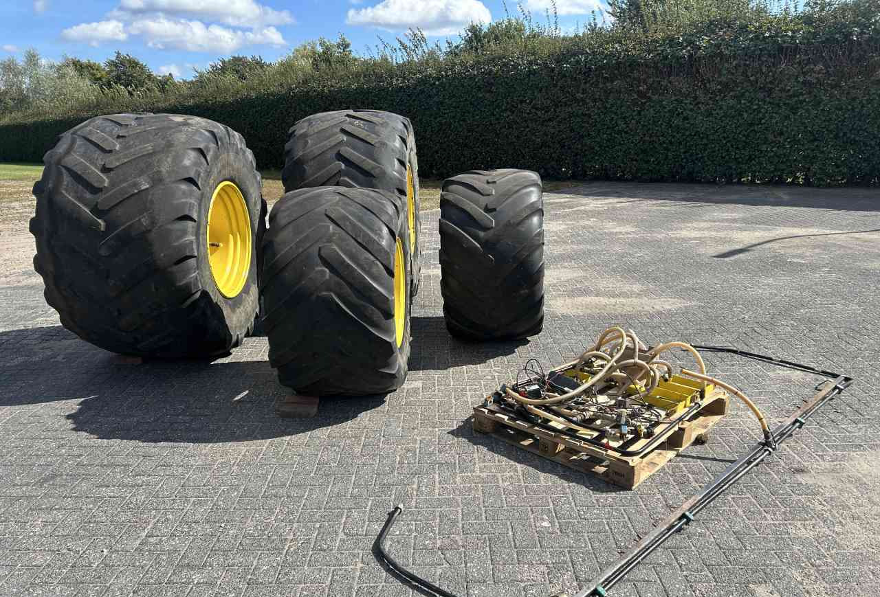 Michelin 1050/50x32 en 750/50x26 luchtdrukwissel set - Felgen und Reifen für Landmaschine: das Bild 2 Michelin 1050/50x32 en 750/50x26 luchtdrukwissel set - Felgen und Reifen für Landmaschine: das Bild 2