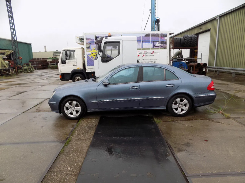 Mercedes-Benz E-Klasse 320 CDI sedan avantgarde - PKW: das Bild 5 Mercedes-Benz E-Klasse 320 CDI sedan avantgarde - PKW: das Bild 5