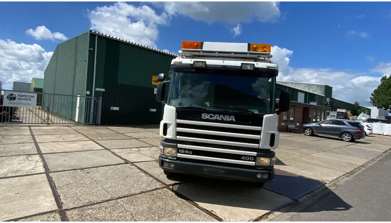 Scania P124-400 Scania met plateau en mogelijkheid voor kraan achter cabine - Koffer LKW: das Bild 2 Scania P124-400 Scania met plateau en mogelijkheid voor kraan achter cabine - Koffer LKW: das Bild 2