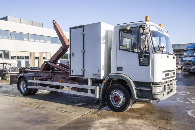 Iveco EUROCARGO 130E18 - Abrollkipper: das Bild 2 Iveco EUROCARGO 130E18 - Abrollkipper: das Bild 2