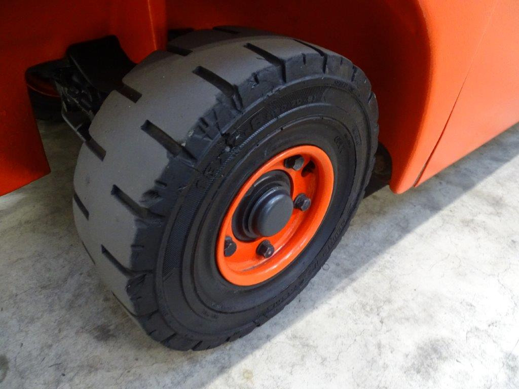 Linde H18D-01 - TRIPLEX - Dieselstapler: das Bild 2 Linde H18D-01 - TRIPLEX - Dieselstapler: das Bild 2