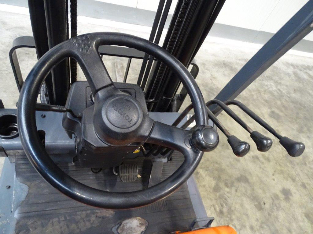 Toyota FBESF12 - Elektrostapler: das Bild 4 Toyota FBESF12 - Elektrostapler: das Bild 4