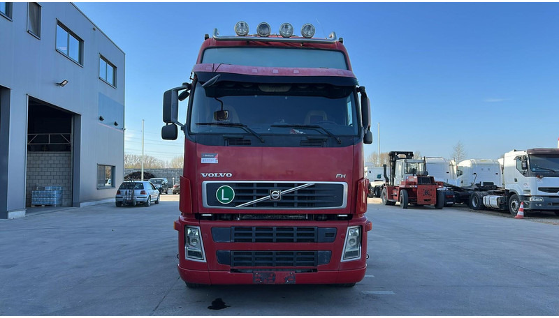 Volvo FH 400 (MANUAL GEARBOX / EURO 5 / BOITE MANUELLE) - Sattelzugmaschine: das Bild 2 Volvo FH 400 (MANUAL GEARBOX / EURO 5 / BOITE MANUELLE) - Sattelzugmaschine: das Bild 2