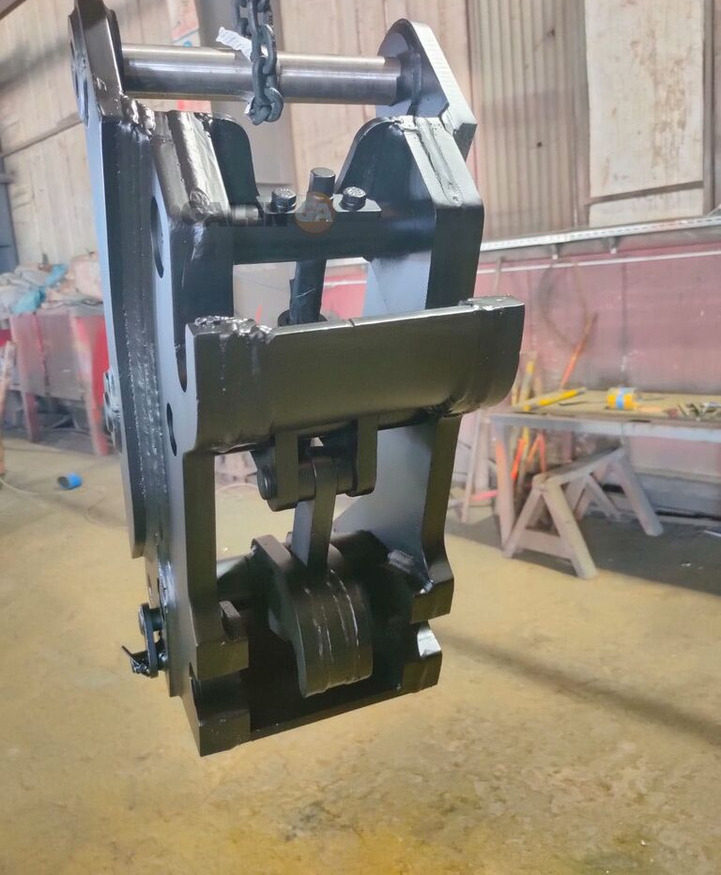 GALEN Volvo BL71 - Schnellwechsler für Baggerlader: das Bild 1 GALEN Volvo BL71 - Schnellwechsler für Baggerlader: das Bild 1