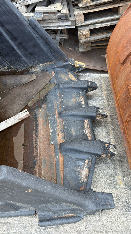 HITACHI ZX520/530 Cheap Second Hand Bucket - Baggerschaufel: das Bild 3 HITACHI ZX520/530 Cheap Second Hand Bucket - Baggerschaufel: das Bild 3