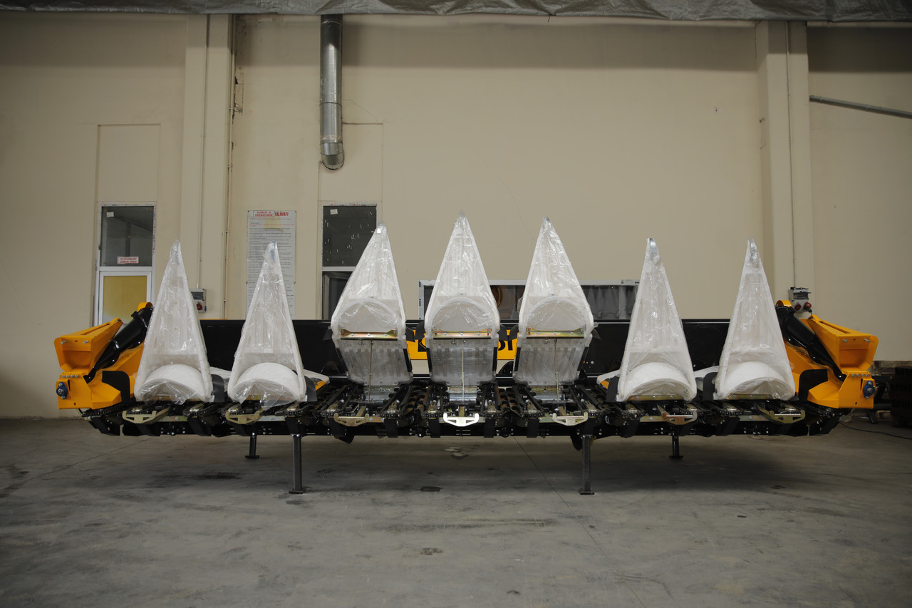 ELİBOL LR03 8 ROWS CORN HEADER - Pflückvorsatz für Mähdrescher: das Bild 2 ELİBOL LR03 8 ROWS CORN HEADER - Pflückvorsatz für Mähdrescher: das Bild 2