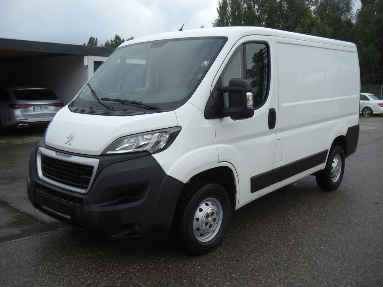 Peugeot BOXER 2,0 KURZ/NIEDRIG - Kleintransporter: das Bild 1 Peugeot BOXER 2,0 KURZ/NIEDRIG - Kleintransporter: das Bild 1