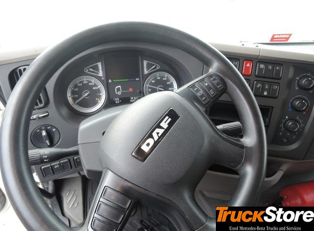 DAF LF 290 LBW 2.5T. - Plane LKW: das Bild 2 DAF LF 290 LBW 2.5T. - Plane LKW: das Bild 2