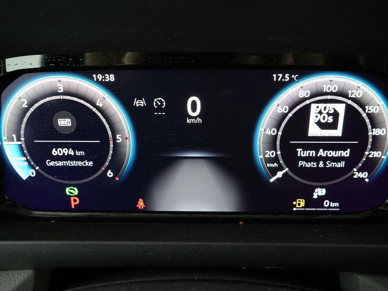 Volkswagen Crafter Kasten 35 L3H3 NAVI KLIMA DAB PDC - Kastenwagen: das Bild 5 Volkswagen Crafter Kasten 35 L3H3 NAVI KLIMA DAB PDC - Kastenwagen: das Bild 5