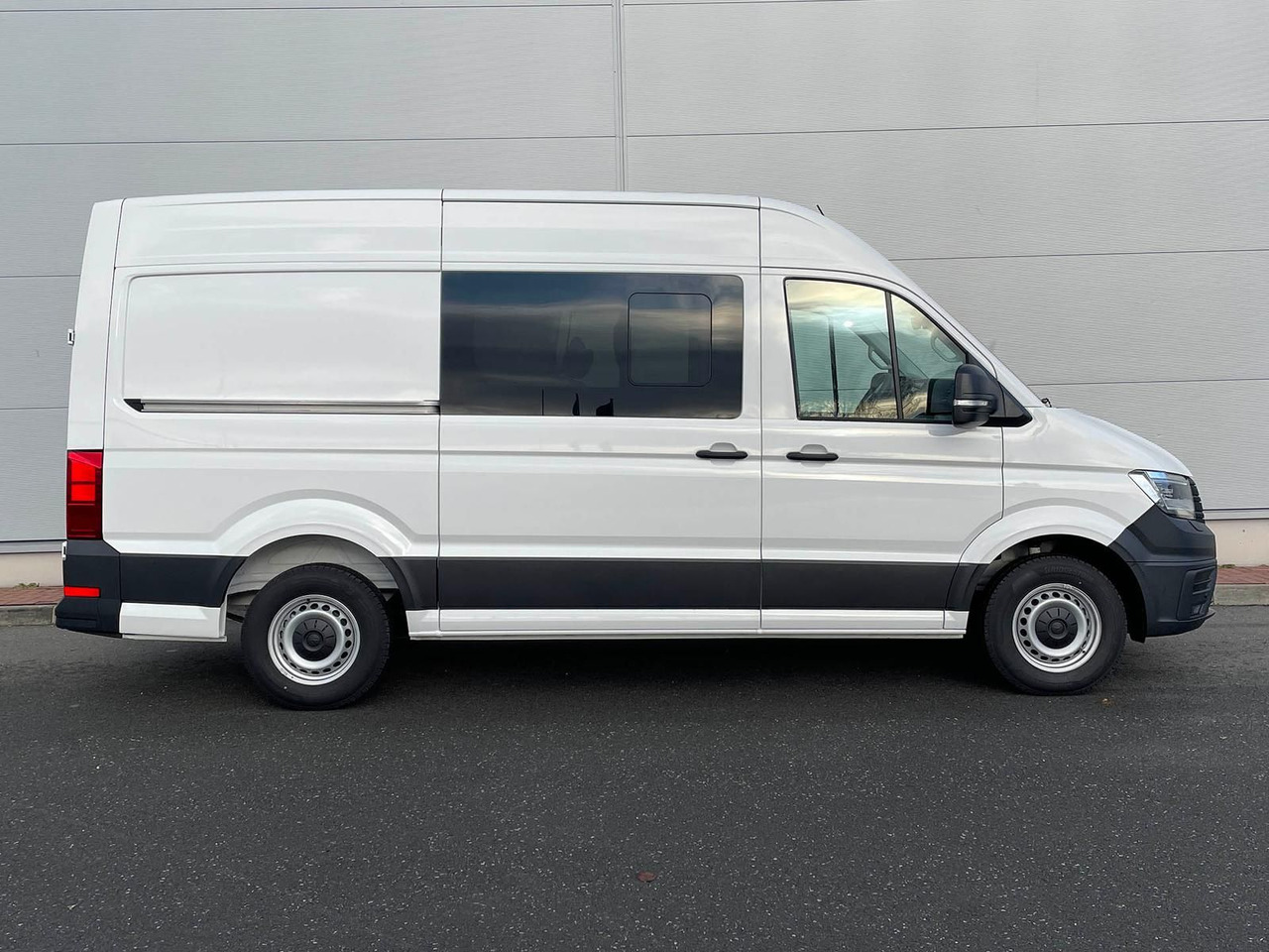 Volkswagen Crafter MIXTO 35 L3H3 Autom NAV SITZH ACC 5SITZE - Kastenwagen, Transporter mit Doppelkabine: das Bild 5 Volkswagen Crafter MIXTO 35 L3H3 Autom NAV SITZH ACC 5SITZE - Kastenwagen, Transporter mit Doppelkabine: das Bild 5