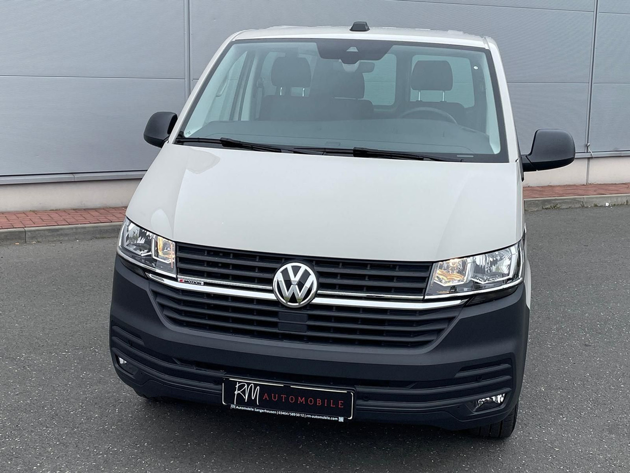 Volkswagen T6.1 Transporter 2.0 TDI lang 4MOTION SITZHZ NAV - Kastenwagen: das Bild 4 Volkswagen T6.1 Transporter 2.0 TDI lang 4MOTION SITZHZ NAV - Kastenwagen: das Bild 4