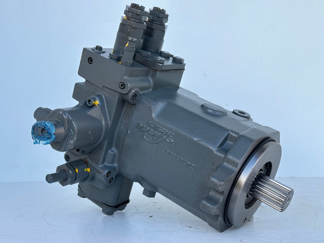 LIEBHERR - LINDE Original Hydromotor Typ:HMF75-02 2560 G 03 mit ID-Nr.10007106. A914 B-LI, A914 LI, A924 B-LI, A924 LI, MG15, MBG12, MG20, MFG10, BG12H #HYX293G00103# - Hydraulikmotor für Mobilbagger: das Bild 3 LIEBHERR - LINDE Original Hydromotor Typ:HMF75-02 2560 G 03 mit ID-Nr.10007106. A914 B-LI, A914 LI, A924 B-LI, A924 LI, MG15, MBG12, MG20, MFG10, BG12H #HYX293G00103# - Hydraulikmotor für Mobilbagger: das Bild 3