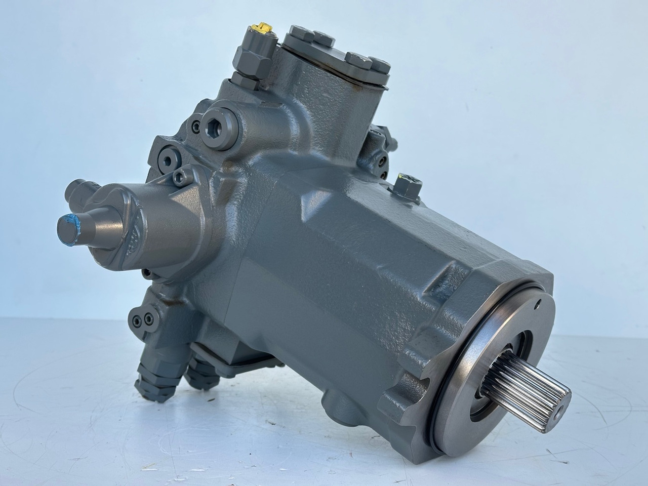 LIEBHERR - LINDE Original Hydromotor Typ:HMF75-02 2560 G 03 mit ID-Nr.10007106. A914 B-LI, A914 LI, A924 B-LI, A924 LI, MG15, MBG12, MG20, MFG10, BG12H #HYX293G00103# - Hydraulikmotor für Mobilbagger: das Bild 2 LIEBHERR - LINDE Original Hydromotor Typ:HMF75-02 2560 G 03 mit ID-Nr.10007106. A914 B-LI, A914 LI, A924 B-LI, A924 LI, MG15, MBG12, MG20, MFG10, BG12H #HYX293G00103# - Hydraulikmotor für Mobilbagger: das Bild 2