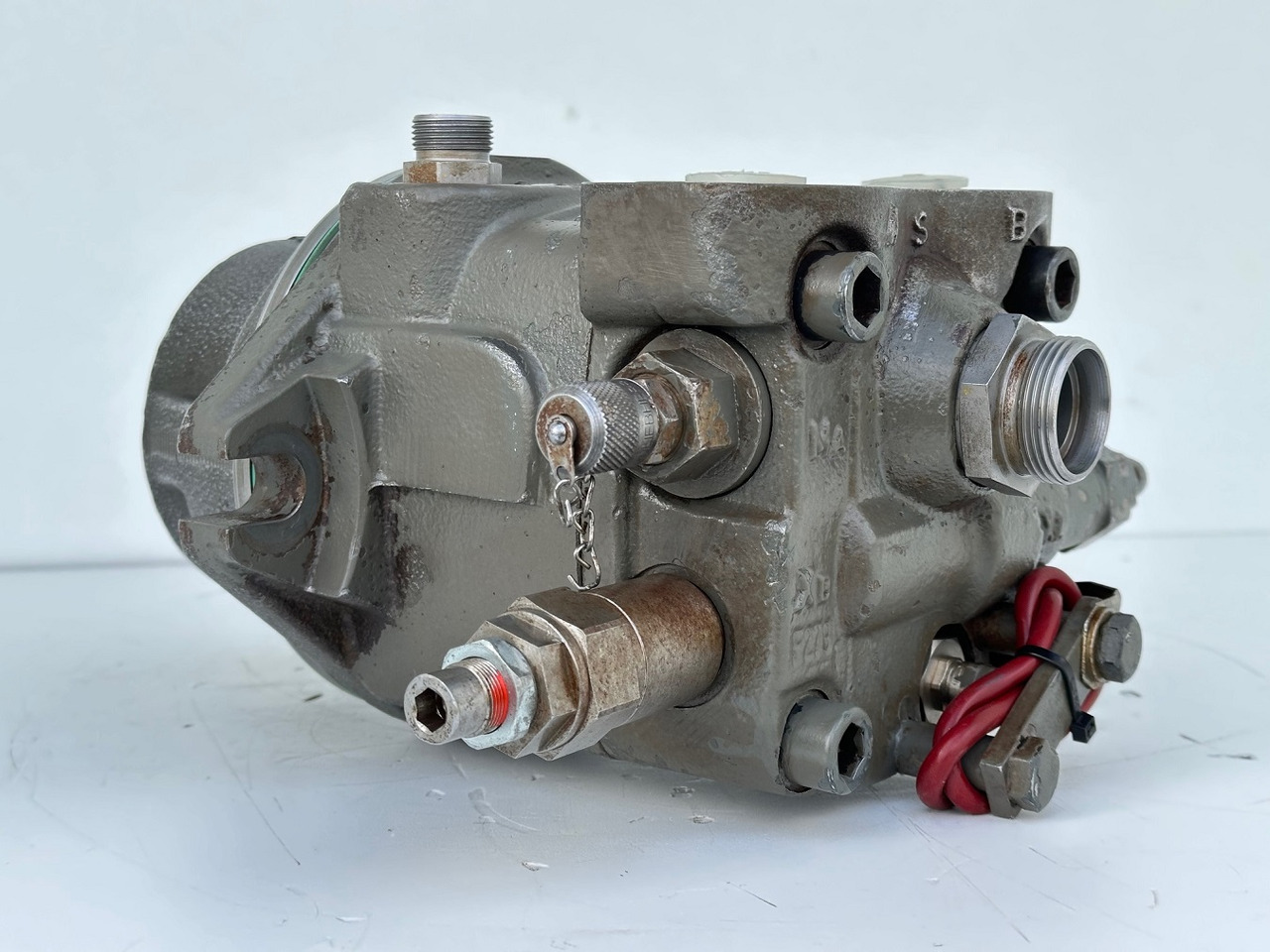 Liebherr Hydraulikeinbaumotor Typ:FMF058, ID-Nr.10122576 - ID-Nr.10145827 - ID-Nr.11371069. LOS1906, P924 COMP , R906, R906 PROTO, R916, R922, R924, R924 COMP, R926 COMP, R926 K LC. #11371069.43199# - Schwenkmotor für Baumaschine: das Bild 3 Liebherr Hydraulikeinbaumotor Typ:FMF058, ID-Nr.10122576 - ID-Nr.10145827 - ID-Nr.11371069. LOS1906, P924 COMP , R906, R906 PROTO, R916, R922, R924, R924 COMP, R926 COMP, R926 K LC. #11371069.43199# - Schwenkmotor für Baumaschine: das Bild 3