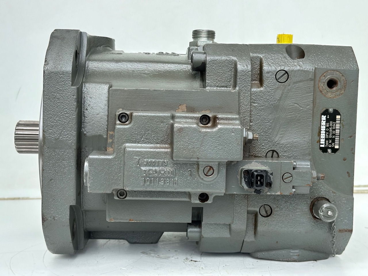 Liebherr Hydraulikverstellpumpe Typ:DPV O 165. ID-Nr.10120060 - ID-Nr.10144915. LH120 C-1103, LH120 CG-1103, LH120 M-1102. #10144915.13342# - Hydraulikpumpe für Mobilbagger: das Bild 5 Liebherr Hydraulikverstellpumpe Typ:DPV O 165. ID-Nr.10120060 - ID-Nr.10144915. LH120 C-1103, LH120 CG-1103, LH120 M-1102. #10144915.13342# - Hydraulikpumpe für Mobilbagger: das Bild 5