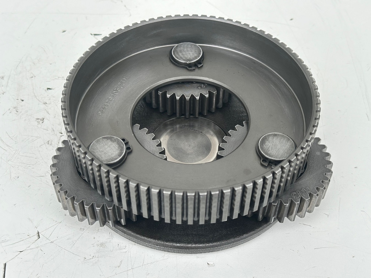 Liebherr Lamellenträger ID-Nr.944179403 mit Planetenträger ID-Nr.944178303 und Planetenrad ID-Nr.944177903. SAT200/277. #PL.P.LA.GH# - Schwenkmotor für Bagger: das Bild 1 Liebherr Lamellenträger ID-Nr.944179403 mit Planetenträger ID-Nr.944178303 und Planetenrad ID-Nr.944177903. SAT200/277. #PL.P.LA.GH# - Schwenkmotor für Bagger: das Bild 1