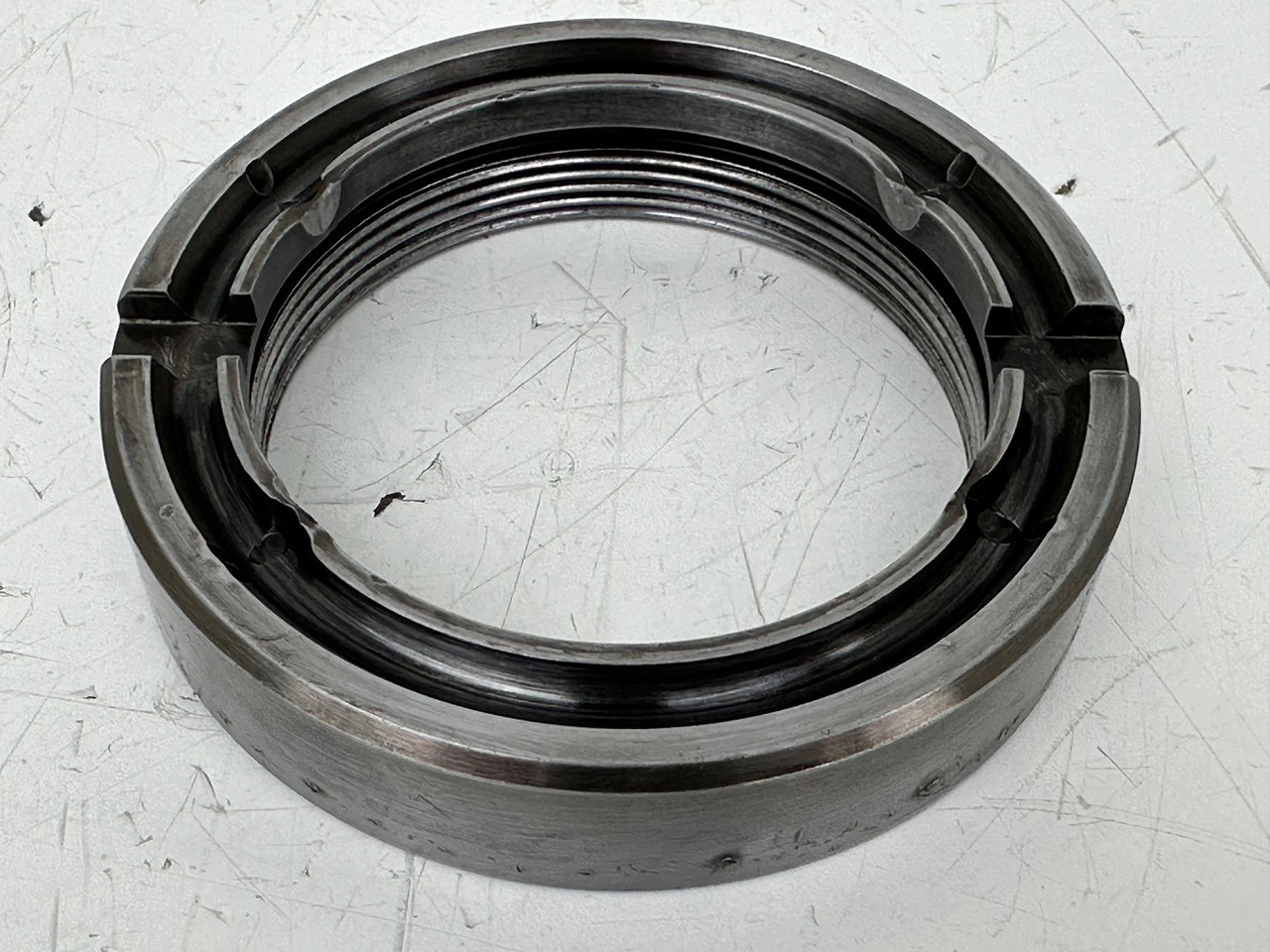 Liebherr Nutmutter ID-Nr.9441596 - ID-Nr.944159603. SAT200/277,SAT225/218,SAT225/200,SAT225/220,SAT225/228,SAT225/229,SAT225/230,SAT225/230,SAT225/240,SAT225/268,SAT250/278,SAT250A300.#944159603.GH# - Schwenkmotor für Bagger: das Bild 1 Liebherr Nutmutter ID-Nr.9441596 - ID-Nr.944159603. SAT200/277,SAT225/218,SAT225/200,SAT225/220,SAT225/228,SAT225/229,SAT225/230,SAT225/230,SAT225/240,SAT225/268,SAT250/278,SAT250A300.#944159603.GH# - Schwenkmotor für Bagger: das Bild 1