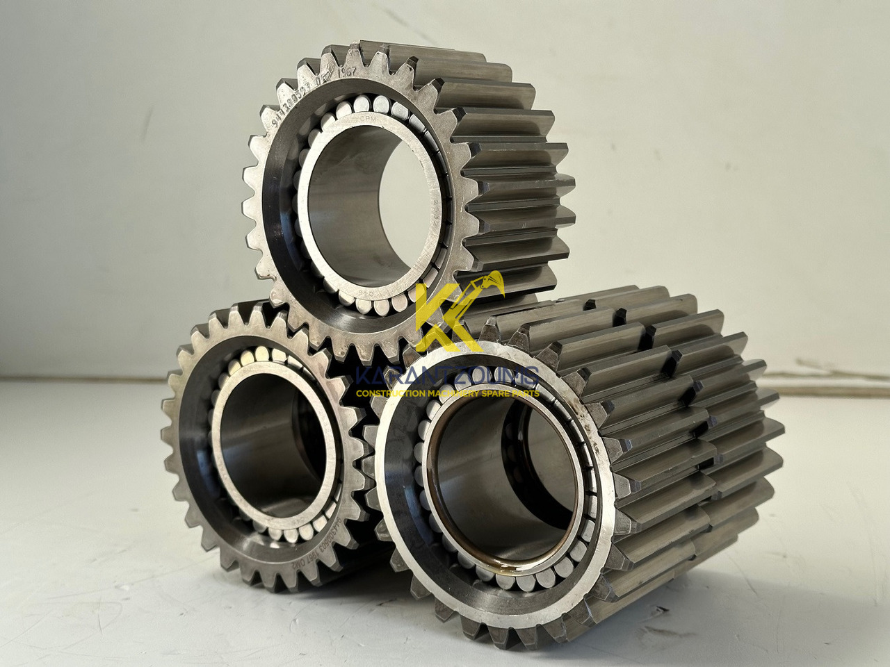 Liebherr Planetenrad ID-Nr.9443004 - ID-Nr.944300403. FAT400-FAT400/018-FAT400P018-FAT400P063-FAT400P073-FAT400P092. R934 IND,R906,R914,R916,R922,R924,R932,R934,R936,R942,R944. #944300503.18.12# - Fahrantrieb für Kettenbagger: das Bild 1 Liebherr Planetenrad ID-Nr.9443004 - ID-Nr.944300403. FAT400-FAT400/018-FAT400P018-FAT400P063-FAT400P073-FAT400P092. R934 IND,R906,R914,R916,R922,R924,R932,R934,R936,R942,R944. #944300503.18.12# - Fahrantrieb für Kettenbagger: das Bild 1