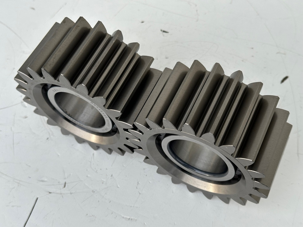 Liebherr Planetenrad mit Zylinderrollenlager ID-Nr.969490401-ID-Nr.10168338. FAT355P076-FAT355P077-FAT355P120. LH26,LH30C,LH40C,ER934,LO1916,LO1926,LOS916,LOS926,R906,R906 PROTO,R916,R920,R922,R924,R - Fahrantrieb für Kettenbagger: das Bild 5 Liebherr Planetenrad mit Zylinderrollenlager ID-Nr.969490401-ID-Nr.10168338. FAT355P076-FAT355P077-FAT355P120. LH26,LH30C,LH40C,ER934,LO1916,LO1926,LOS916,LOS926,R906,R906 PROTO,R916,R920,R922,R924,R - Fahrantrieb für Kettenbagger: das Bild 5