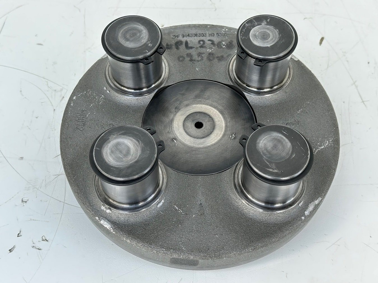 Liebherr Planetenträger ID-Nr.944306303 - ID-Nr.9443063. A924, A934, LH30, LH35, R906, R916, R922, R924, R926, R932, R934, R944. #PLANT2366-0250# - Schwenkmotor für Baumaschine: das Bild 2 Liebherr Planetenträger ID-Nr.944306303 - ID-Nr.9443063. A924, A934, LH30, LH35, R906, R916, R922, R924, R926, R932, R934, R944. #PLANT2366-0250# - Schwenkmotor für Baumaschine: das Bild 2