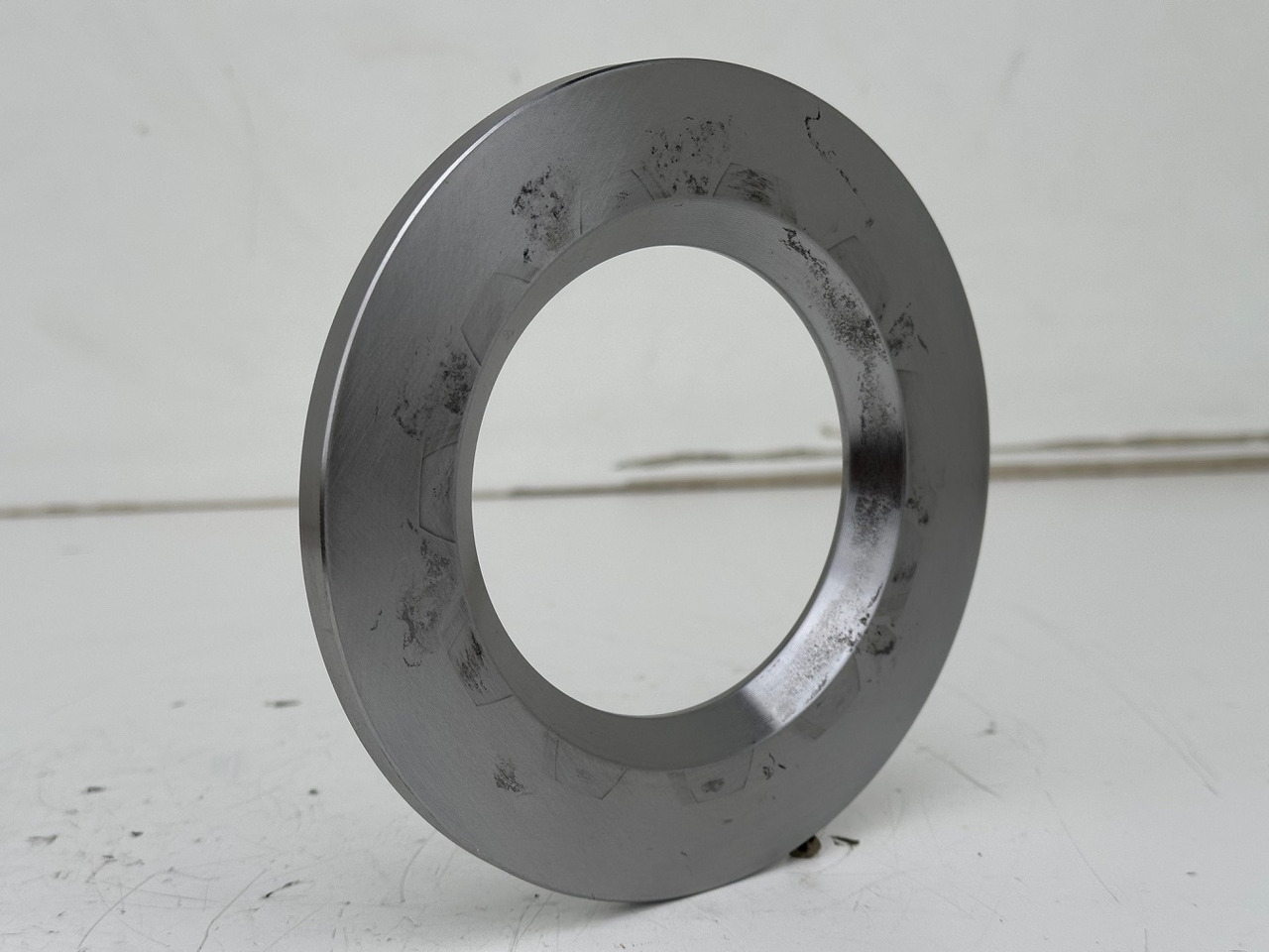 Liebherr Scheibe ID-Nr.9441598 - ID-Nr.944159803. A309,A311,A312,A314,A316,A900,A902,A904,A910COMP,A912COMP,A913COMP,A914,A918COMP,A918,R313,R317,R900,R902,R914COMP,R904,R914. #944159803.GH# - Getriebe für Baumaschine: das Bild 1 Liebherr Scheibe ID-Nr.9441598 - ID-Nr.944159803. A309,A311,A312,A314,A316,A900,A902,A904,A910COMP,A912COMP,A913COMP,A914,A918COMP,A918,R313,R317,R900,R902,R914COMP,R904,R914. #944159803.GH# - Getriebe für Baumaschine: das Bild 1