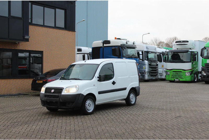 Fiat Doblò Cargo * manual * - PKW: das Bild 1 Fiat Doblò Cargo * manual * - PKW: das Bild 1
