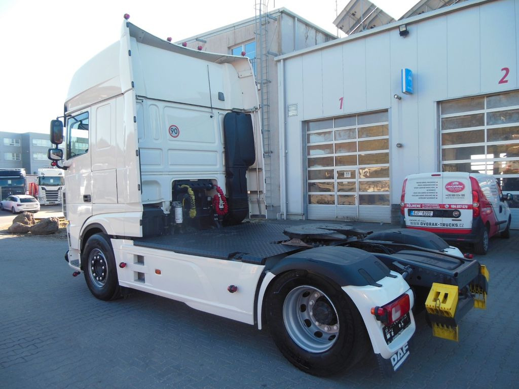 DAF XF106.480 SSC, LIMITED EDITION, STANDKLIMA, TOP! DAF XF106.480 SSC, LIMITED EDITION, STANDKLIMA, TOP! - Sattelzugmaschine: das Bild 4 DAF XF106.480 SSC, LIMITED EDITION, STANDKLIMA, TOP! DAF XF106.480 SSC, LIMITED EDITION, STANDKLIMA, TOP! - Sattelzugmaschine: das Bild 4