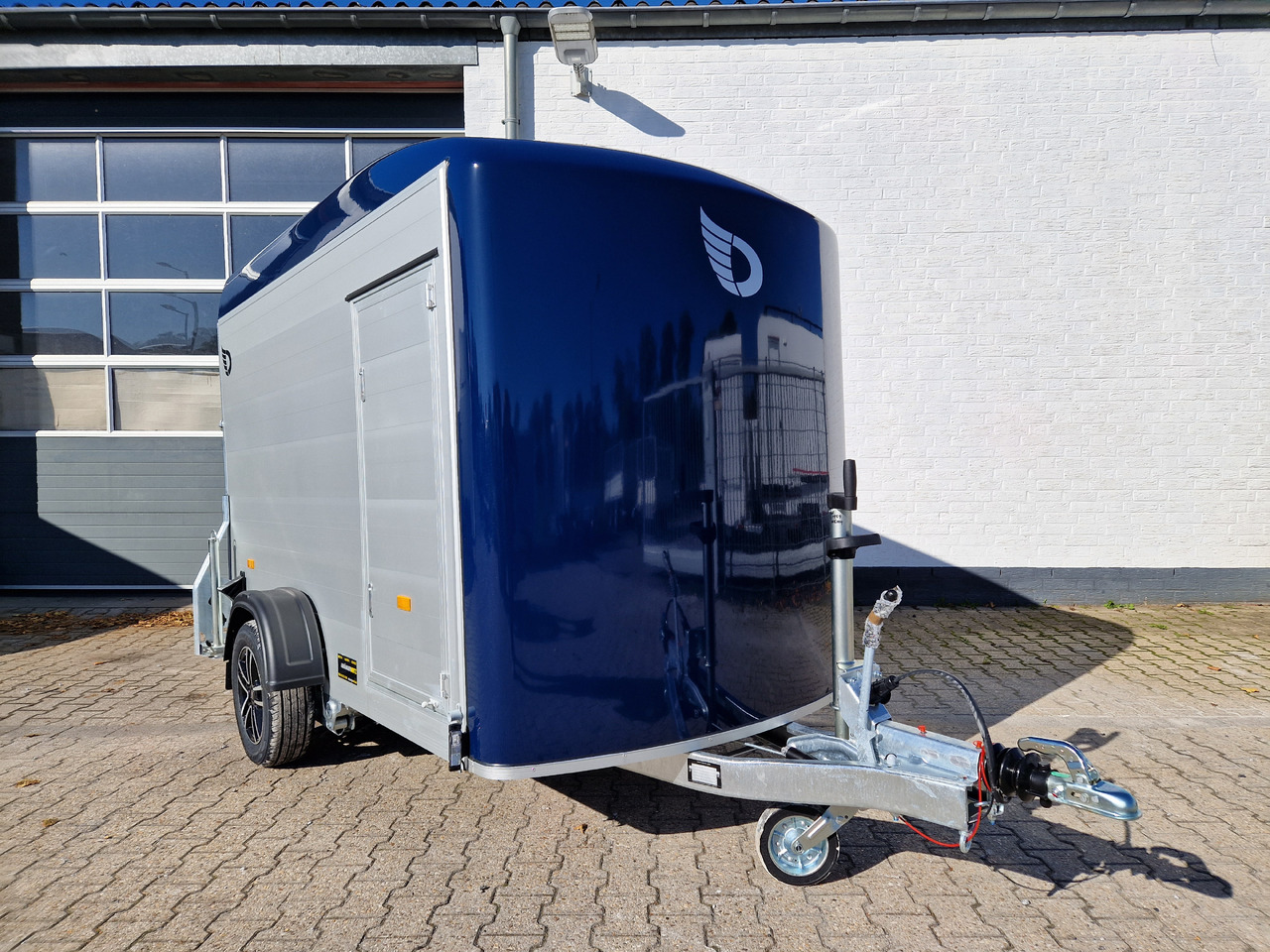Cargo Roadster 300 300x150x184cm Alu Poly royal blau Alufelgen darkline Pullman 1300kg 100km/H - Koffer Anhänger: das Bild 2 Cargo Roadster 300 300x150x184cm Alu Poly royal blau Alufelgen darkline Pullman 1300kg 100km/H - Koffer Anhänger: das Bild 2