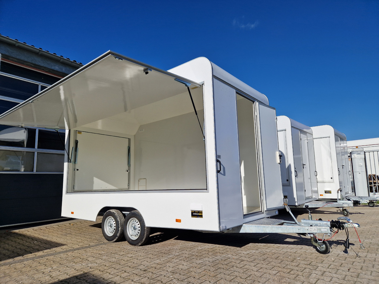 Verkaufsanhänger VK 422 200 aero retro 420x200x230cm 2 Verkaufsklappen Tür vorn (XL) 2000kg - Verkaufsanhänger: das Bild 3 Verkaufsanhänger VK 422 200 aero retro 420x200x230cm 2 Verkaufsklappen Tür vorn (XL) 2000kg - Verkaufsanhänger: das Bild 3