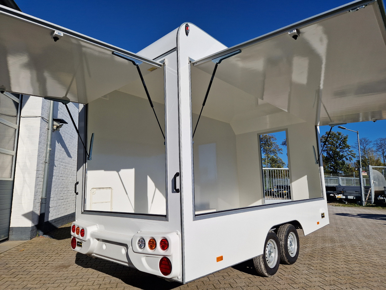Verkaufsanhänger VK 422 200 aero retro 420x200x230cm 2 Verkaufsklappen Tür vorn (XL) 2000kg - Verkaufsanhänger: das Bild 4 Verkaufsanhänger VK 422 200 aero retro 420x200x230cm 2 Verkaufsklappen Tür vorn (XL) 2000kg - Verkaufsanhänger: das Bild 4