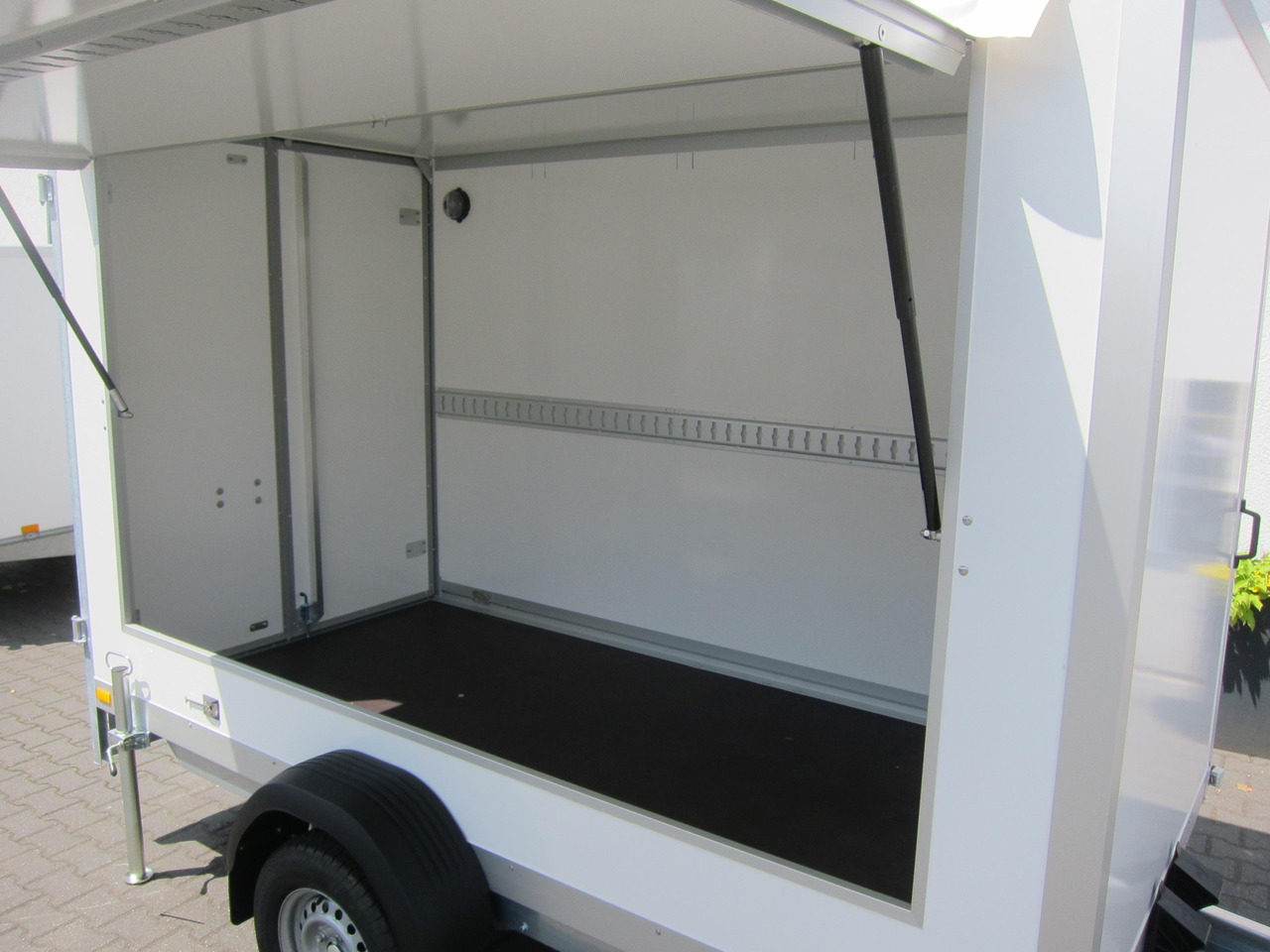 WM Meyer Koffer AZ 1330/151 S35 +Seitenklappe Zurrsystem (M) 1300kg - Koffer Anhänger: das Bild 2 WM Meyer Koffer AZ 1330/151 S35 +Seitenklappe Zurrsystem (M) 1300kg - Koffer Anhänger: das Bild 2