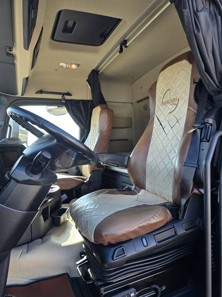 Autotransporter LKW MERCEDES-BENZ 2353: das Bild 6