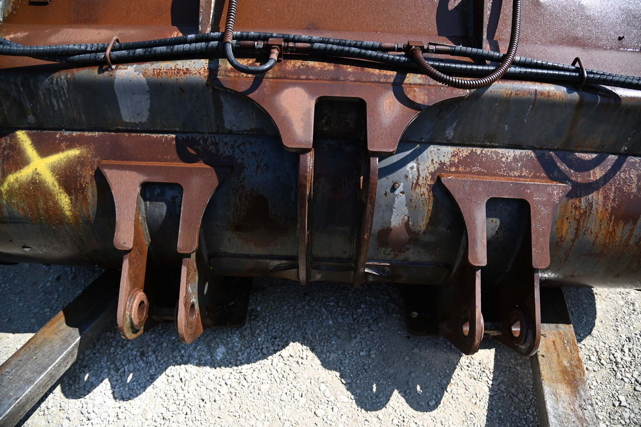 TREVI BENNE loader bucket 2500 mm - Ladeschaufel: das Bild 5 TREVI BENNE loader bucket 2500 mm - Ladeschaufel: das Bild 5