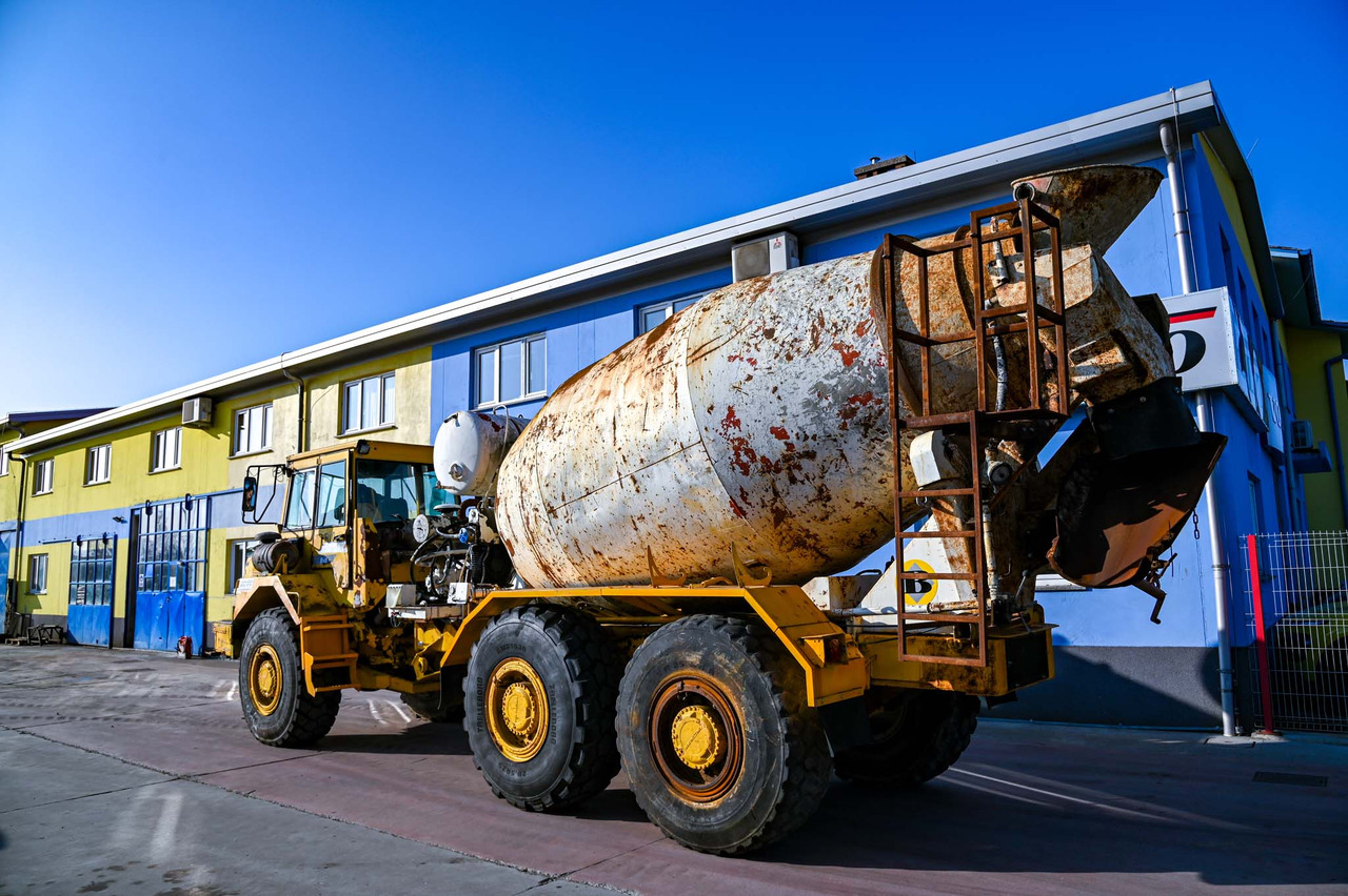 VOLVO A25C 6X6 - Betonmischer LKW: das Bild 4 VOLVO A25C 6X6 - Betonmischer LKW: das Bild 4