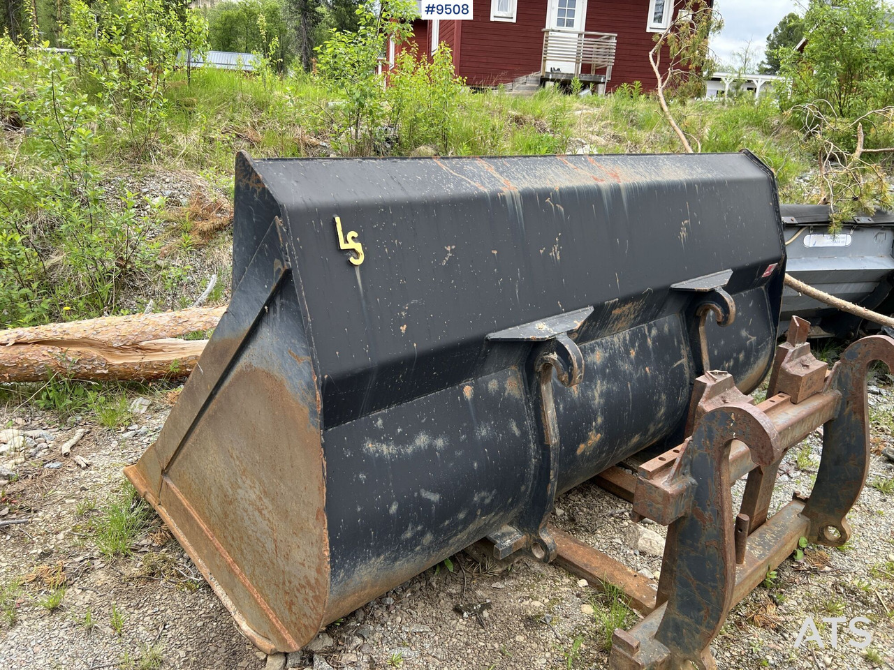 Bucket with Large BM - Ladeschaufel: das Bild 3 Bucket with Large BM - Ladeschaufel: das Bild 3