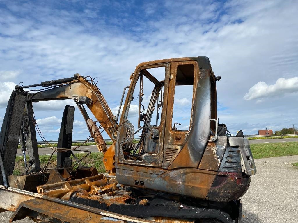 Takeuchi TB 250 + Brise roche et Godets endommagée - Minibagger: das Bild 3 Takeuchi TB 250 + Brise roche et Godets endommagée - Minibagger: das Bild 3