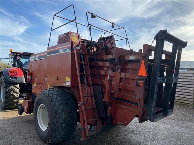 Hesston 4900 - Packenpresse: das Bild 4 Hesston 4900 - Packenpresse: das Bild 4