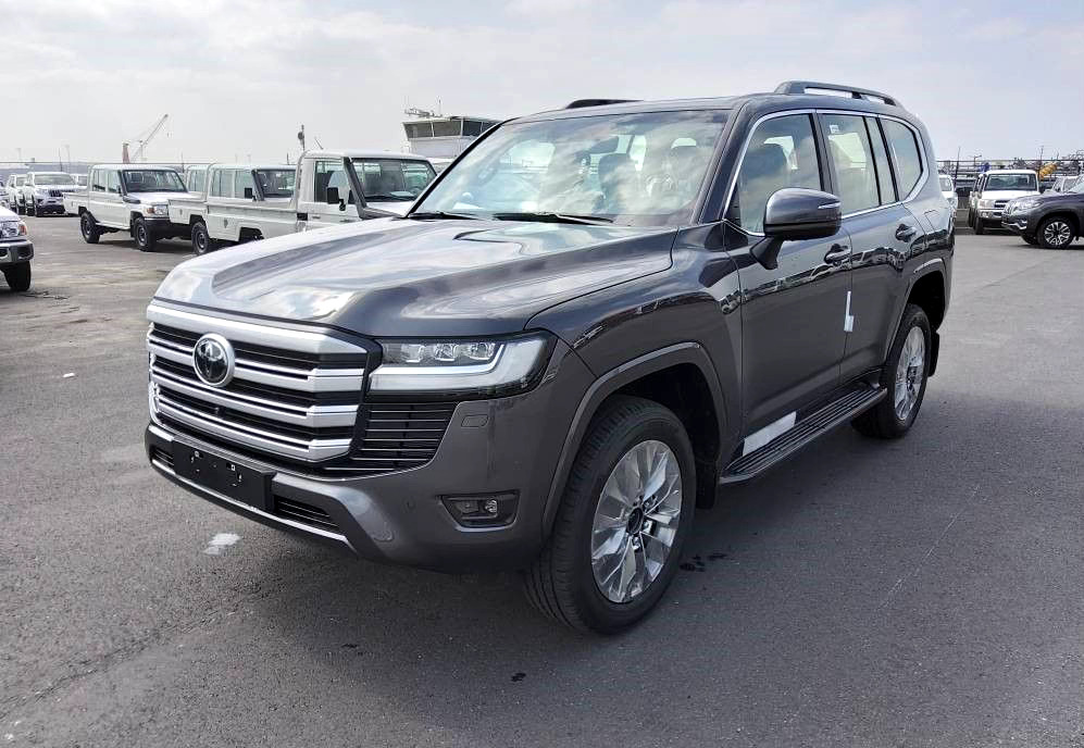 Toyota Land Cruiser 300 V6 VXR ZX 7 SEATERS / PLACES 3.5L Petrol Automatic AEOB - SUV/ Geländewagen: das Bild 1 Toyota Land Cruiser 300 V6 VXR ZX 7 SEATERS / PLACES 3.5L Petrol Automatic AEOB - SUV/ Geländewagen: das Bild 1