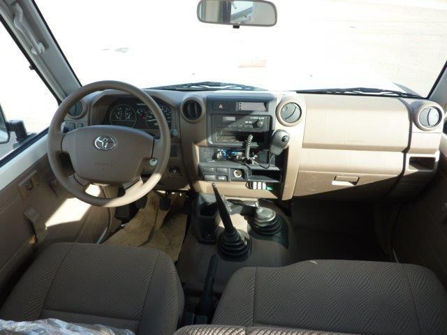 Toyota Land Cruiser 78 Metal top hzj 78 ambulance 4.2L Diesel Manual - SUV/ Geländewagen: das Bild 4 Toyota Land Cruiser 78 Metal top hzj 78 ambulance 4.2L Diesel Manual - SUV/ Geländewagen: das Bild 4